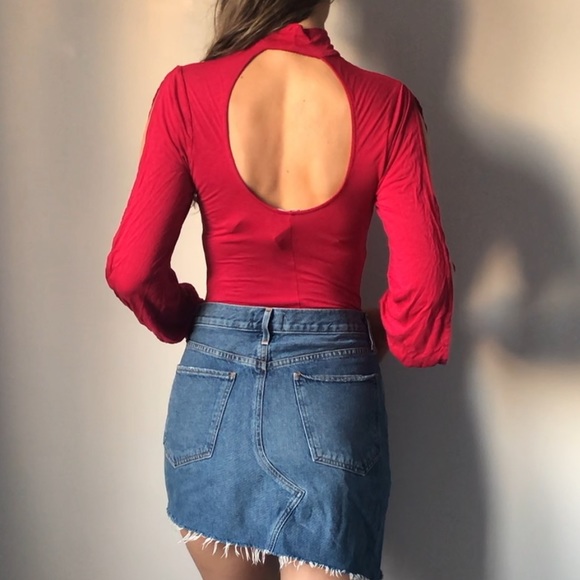 ⭐️Beautiful BEBE keyhole choker bodysuit - Picture 7 of 8